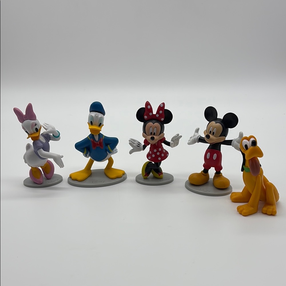 Disney Mickey and Friends Figurine Play Set - Mickey Minnie Donal Daisy Pluto